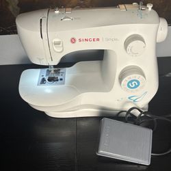 Singer Simple Sewing Machine