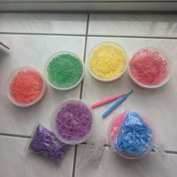 Cra Z Art Cra-Z-Loom Ultimate Tub 8000 Latex Free Rubber Bands and 100 “S” Clips for Making Crafts in Bold and Bright Colors, multi