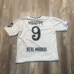 Real Madrid Homekit Mbappé Jersey