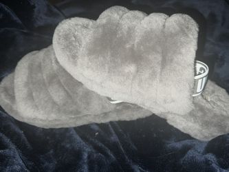 Ugg Slipper Size 7 Woman