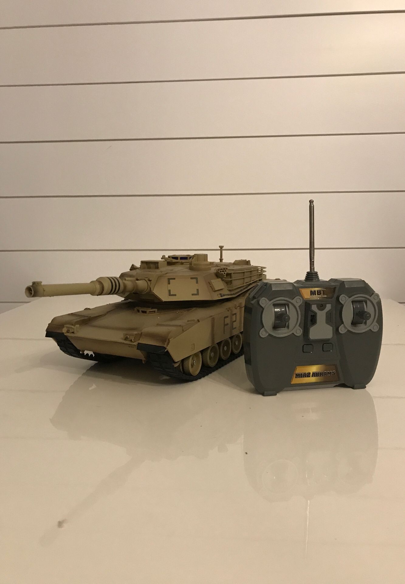 RC M1A1 abrams tank by Xin Yu