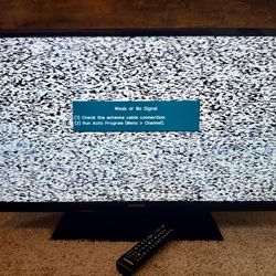 Samsung 32” TV w/ Remote & Power Cord