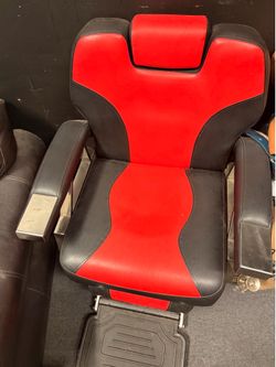 Salon chair