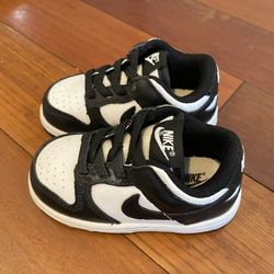 Lightly Used Size 5c Nike Dunk Low Pandas