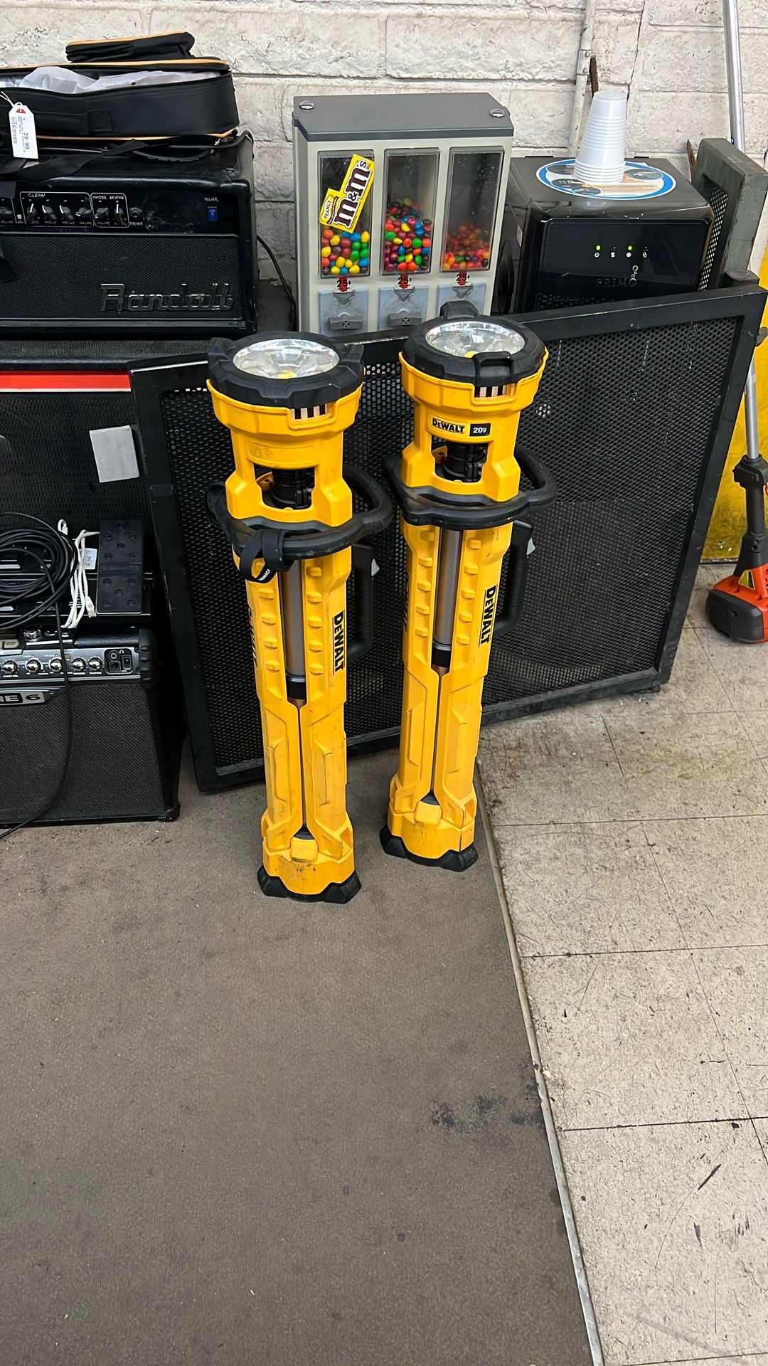 Dewalt DCL079 20v Cordless Tripod Light