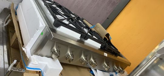 GE CAFE PROFESSIONAL 48” GAS COOKTOP!! $3200 OR MAKE AN OFFER 🎉‼️