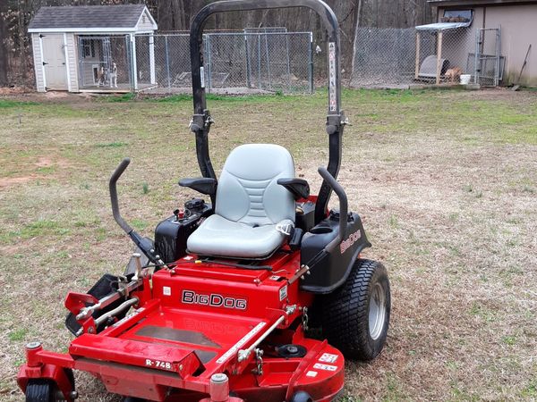 The big dog 42 inch commercial mower 5 years old with only 337 hours