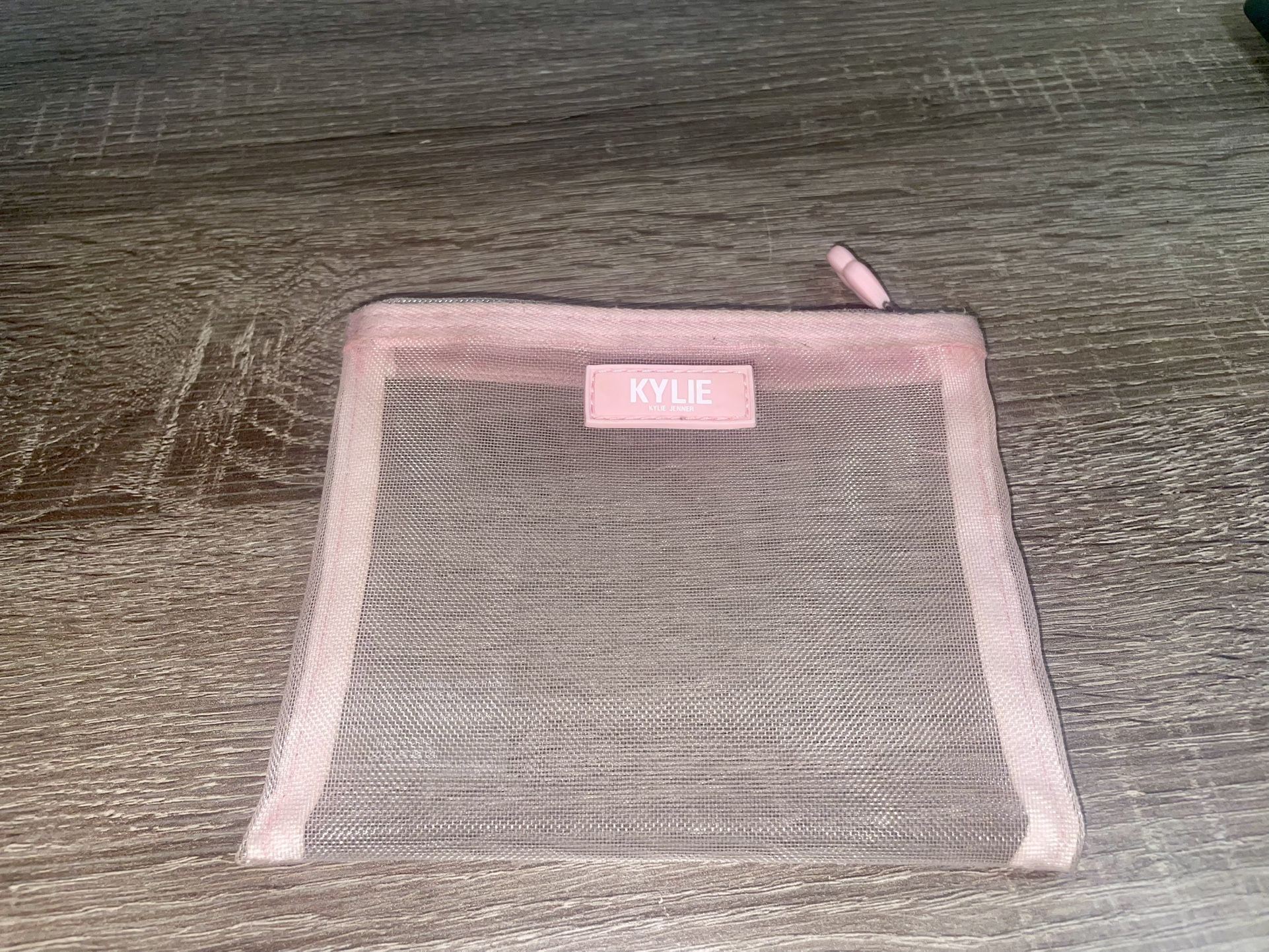 KYLIE JENNERCosmetics Makeup Toiletry Bag Pouch See Through Mesh Pink Lip Charm