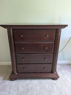4 drawer cherry wood dresser