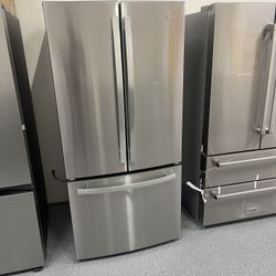 He French Door Refrigerator 32’