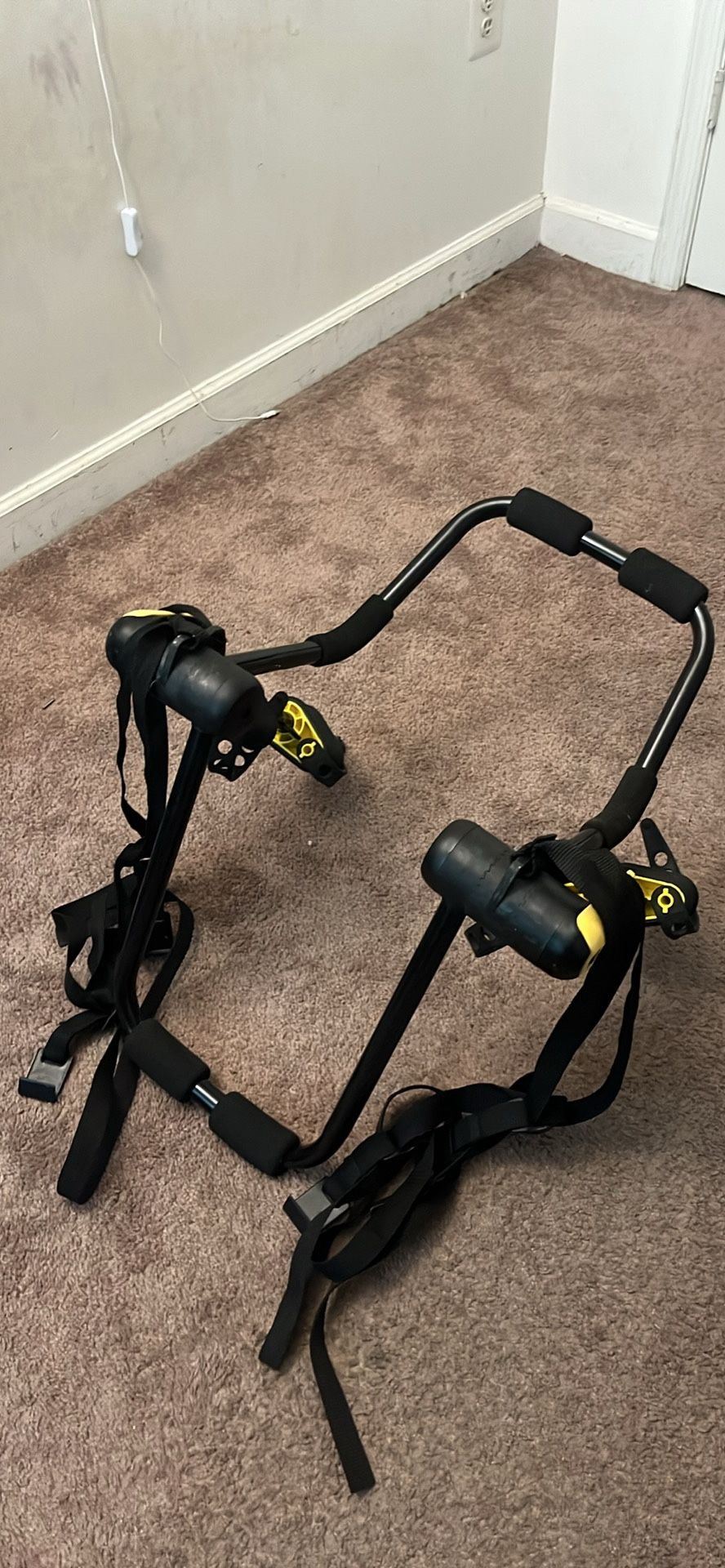 Sturdy 2-Bike Hitch Rack – Great Condition!