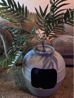 Decorative cat litter box