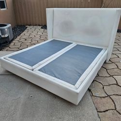 Kind Size Bed With Mattress 