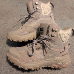 Vans MTE Crestline Gore-Tex
Shoes Hiking Boots