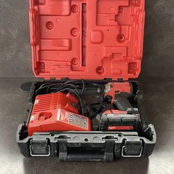 Milwaukee M18 FUEL 1/4" Hex Impact Driver Kit (2853-22) – Working Condition