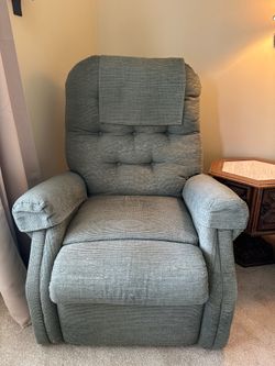 Electric lift chair
