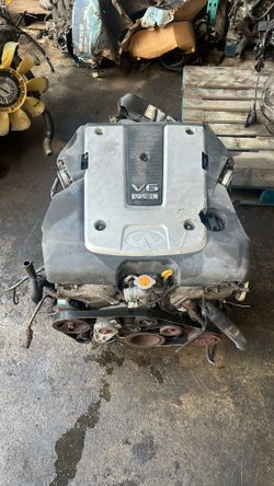 3.7 V6 Infiniti Q50 Engine and Transmission