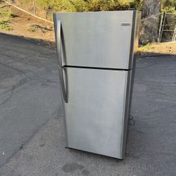 Frigidaire Refrigerator Fridge With Freezer Free Local Delivery/30 Day Warranty