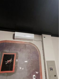 Premium Lavella Split AC Ductless unit + remote- Davenport 33896