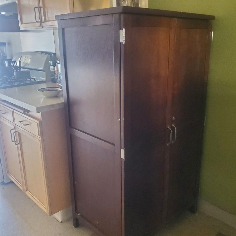 Cabinet Free