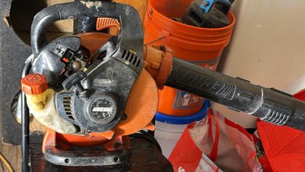 Title: Echo PB-255LN Gas Leaf Blower - Powerful & Low Noise - Works Great!