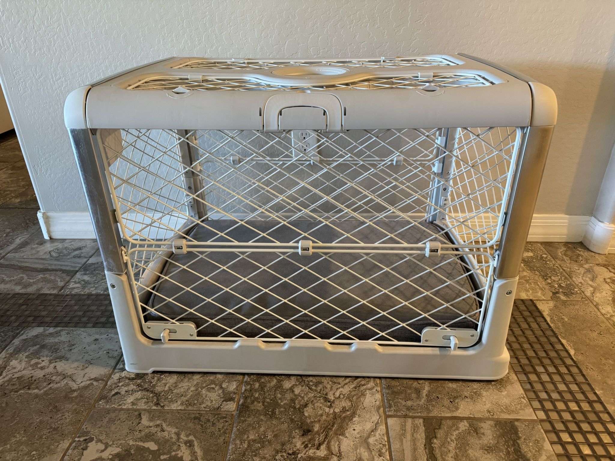 Diggs Revol Dog Crate w/Bed - Medium