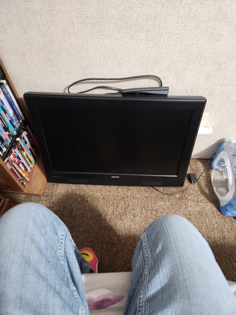 RCA TV With CD 
