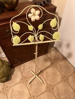 Ornate Director’s Stand, Home Decor