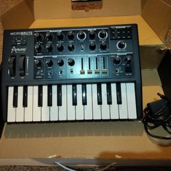 Arturia Microbrute 