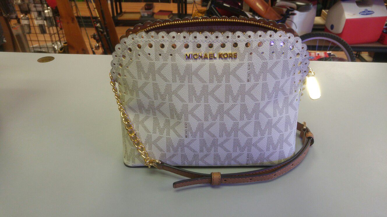Michael Kors Violet Cindy Dome Crossbody - W/ Tags for Sale in  Kernersville, NC - OfferUp
