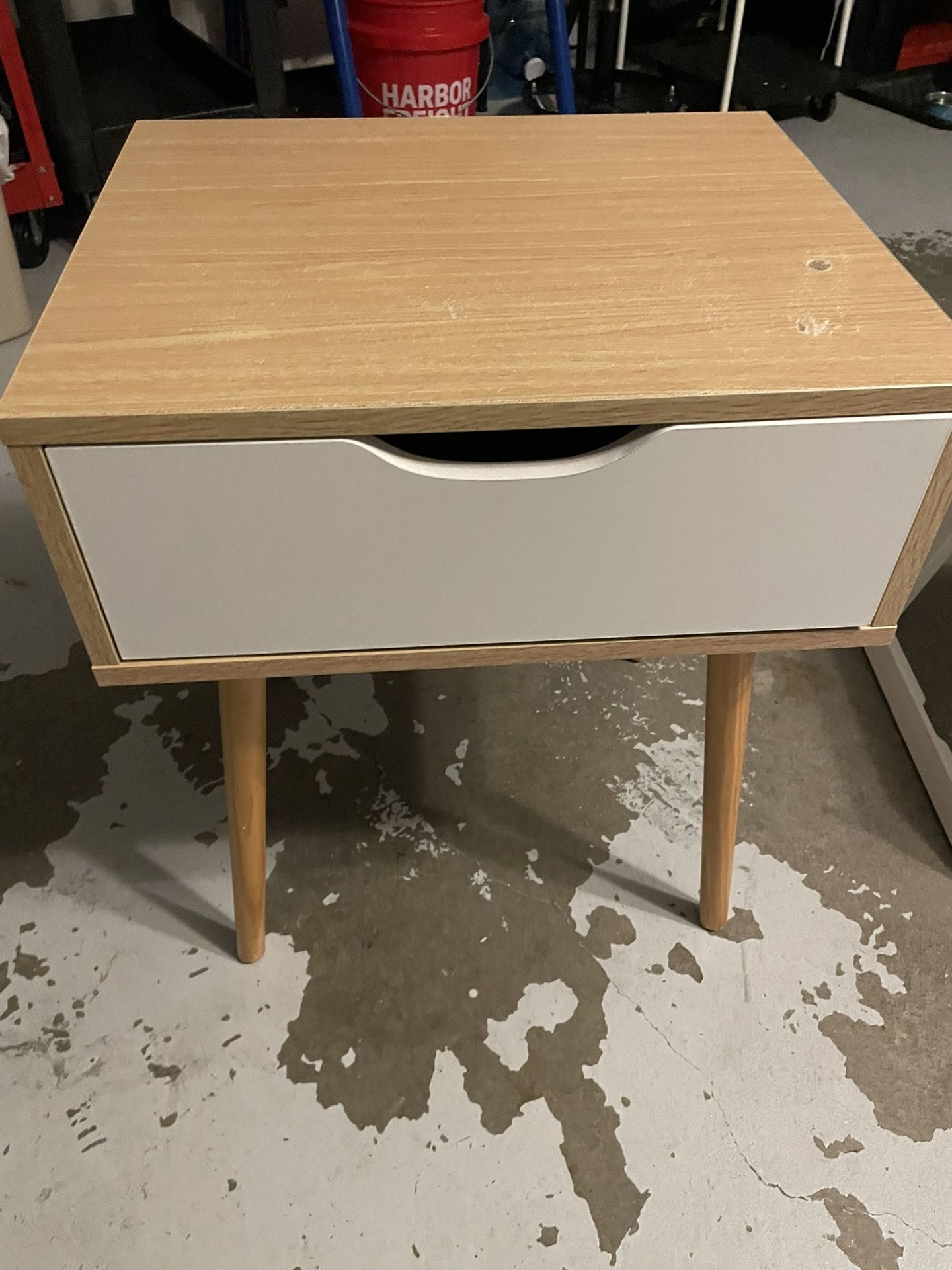 End Table w/ Drawer