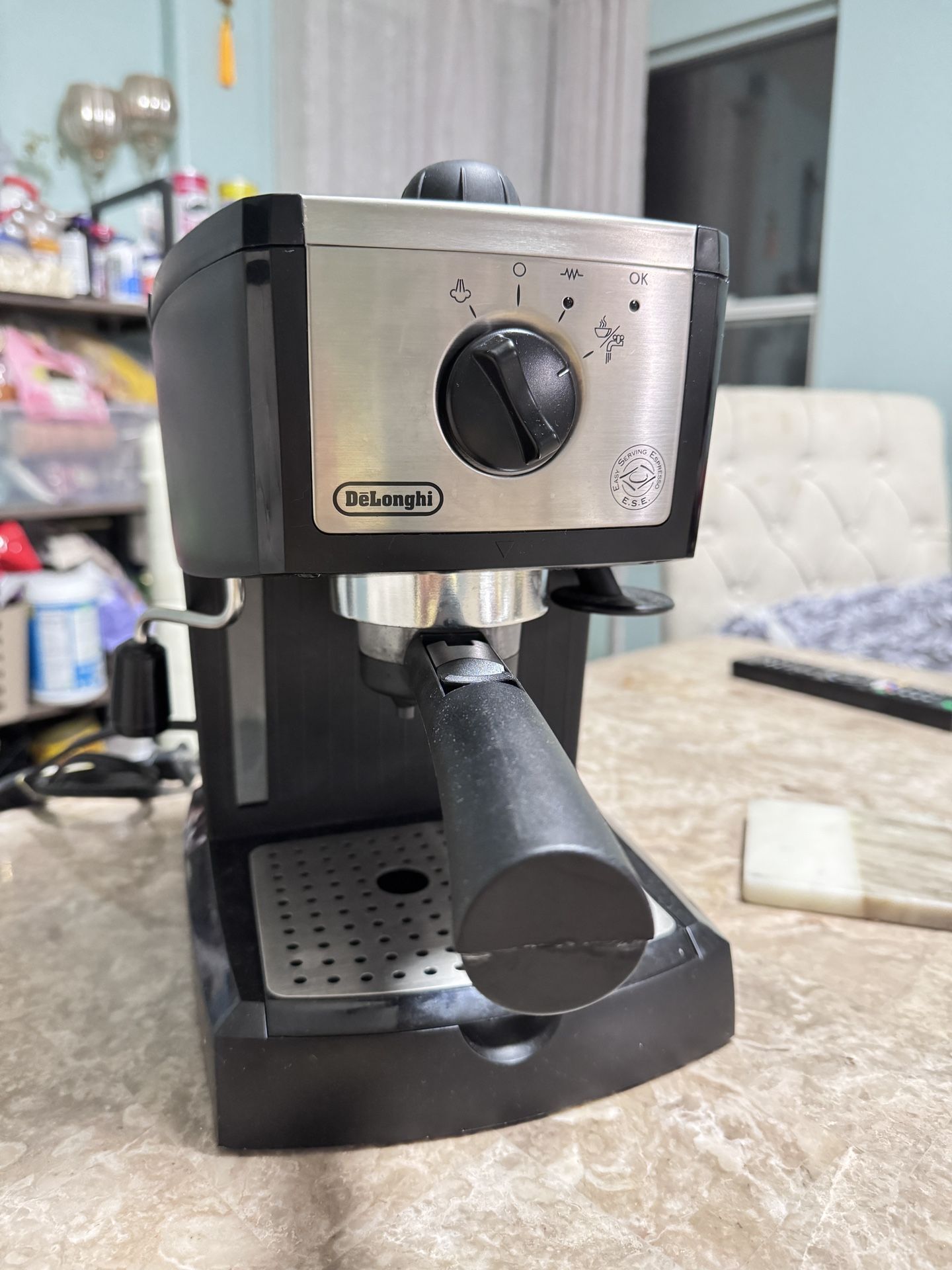 DeLonghi Espresso and Cappuccino Machine