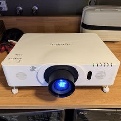 Hitachi 4200 lumens hdmi projector