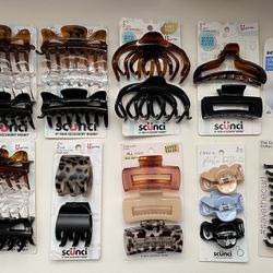 Scunci Hair Clips - Hair accessories 