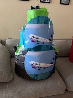 CUSTOM Volaris Mexico three tier pinata with balls