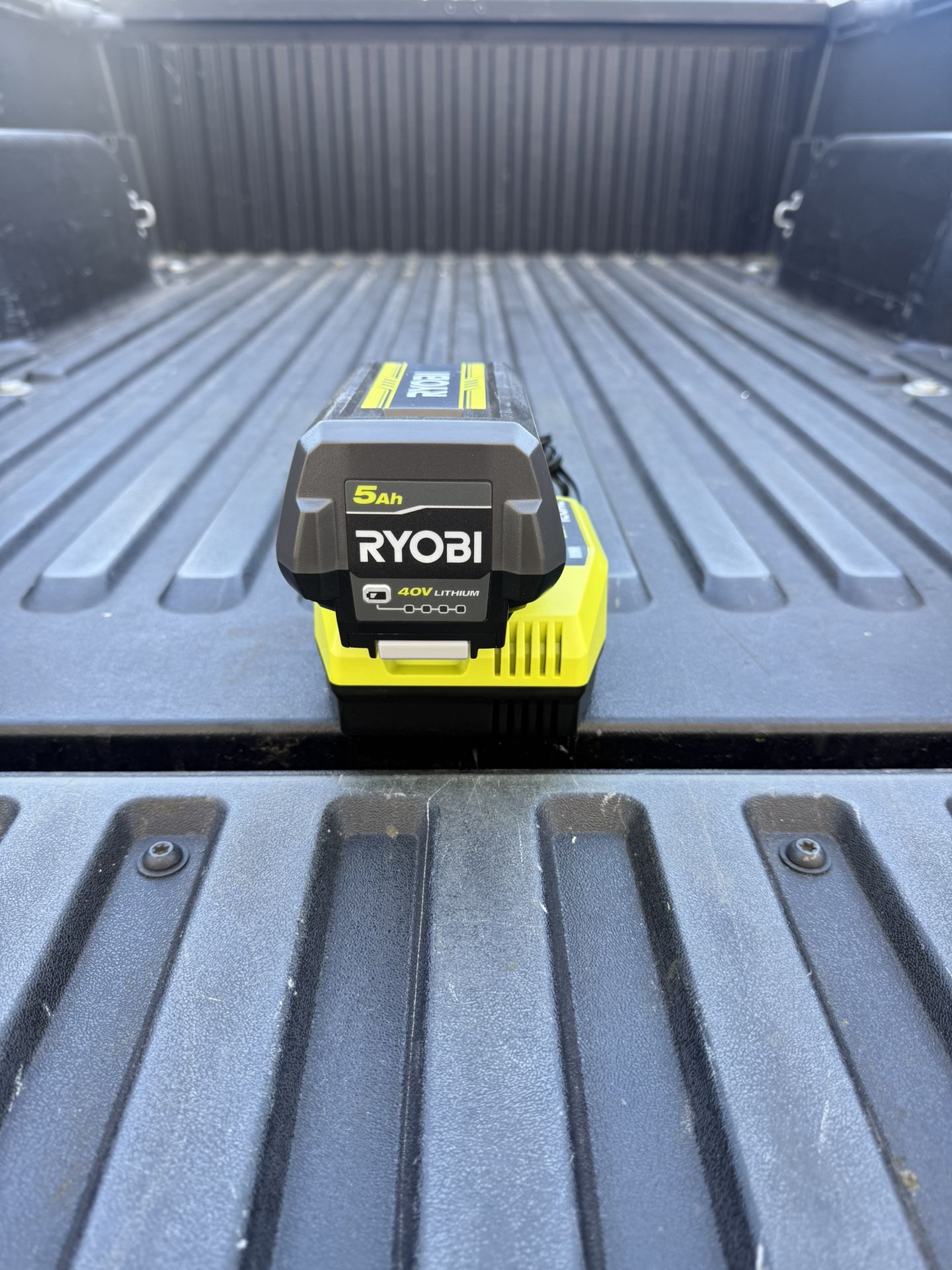 RYOBI 40V Lithium-Ion 5.0 Ah Battery & Charger Starter Kit