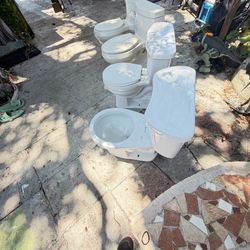 Toilets en perfectas condiciones muy poco uno