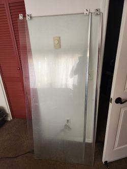 Glass shower doors