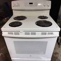 Electric Oven range Almost new 