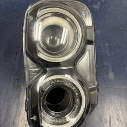2018 2019 2020 2021 2022 2023 Challenger Headlight 