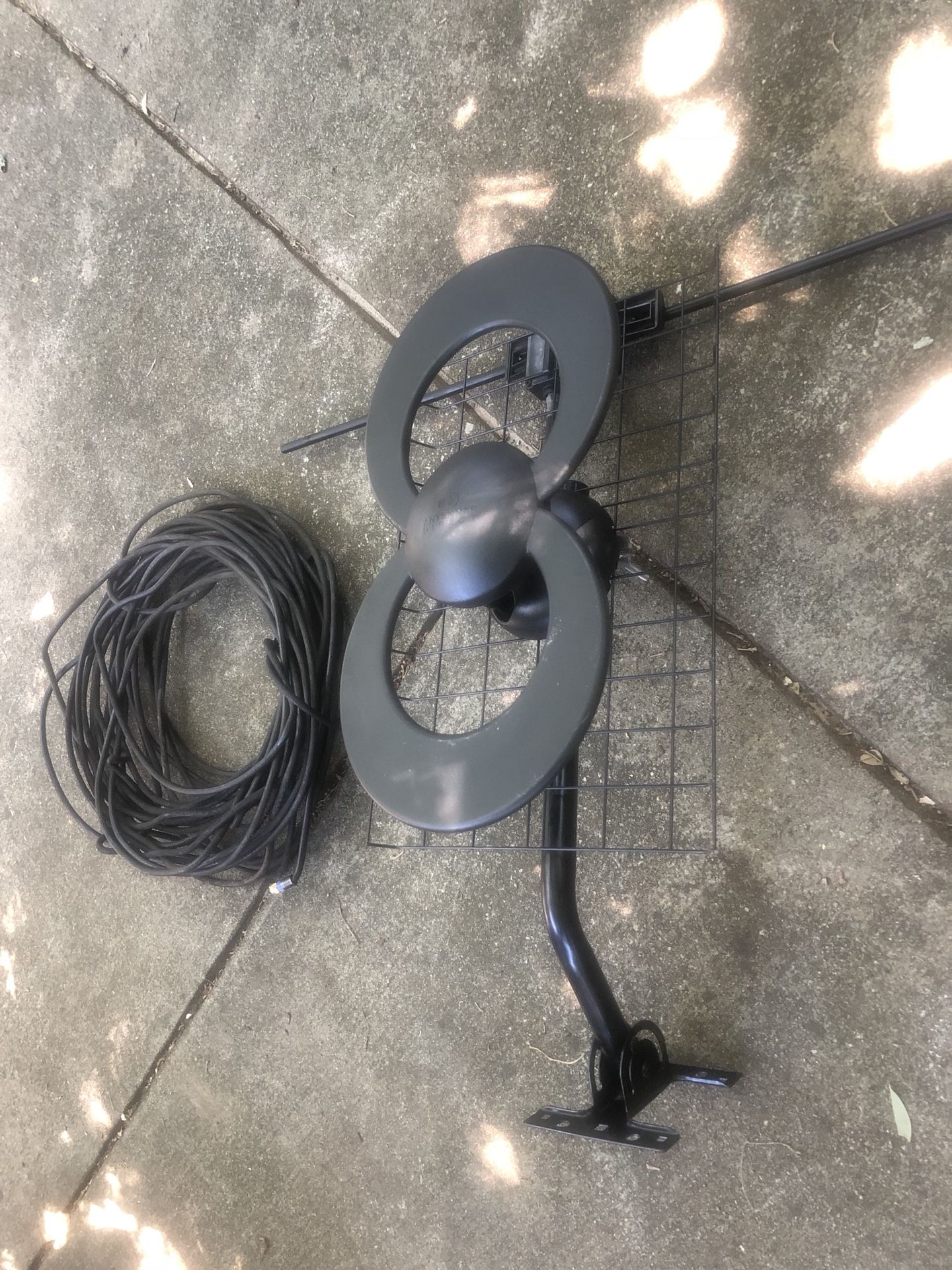 Antennas Direct ClearStream 2V TV Antenna UHF/VHF for Sale in Palm