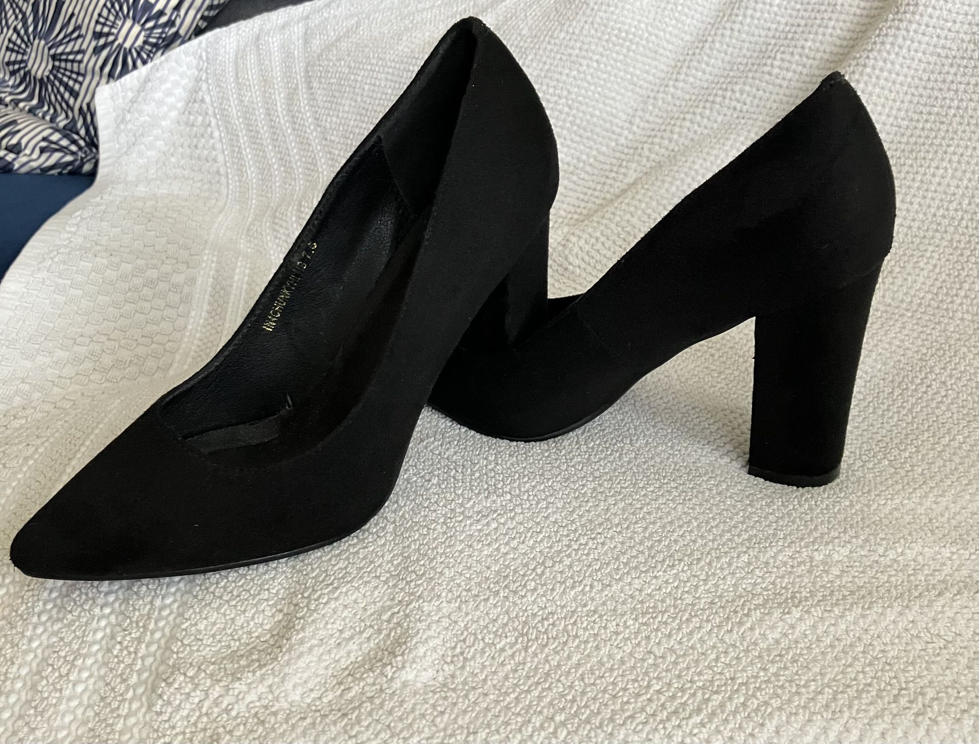 Chunky 4” heels size 7.5 black suede