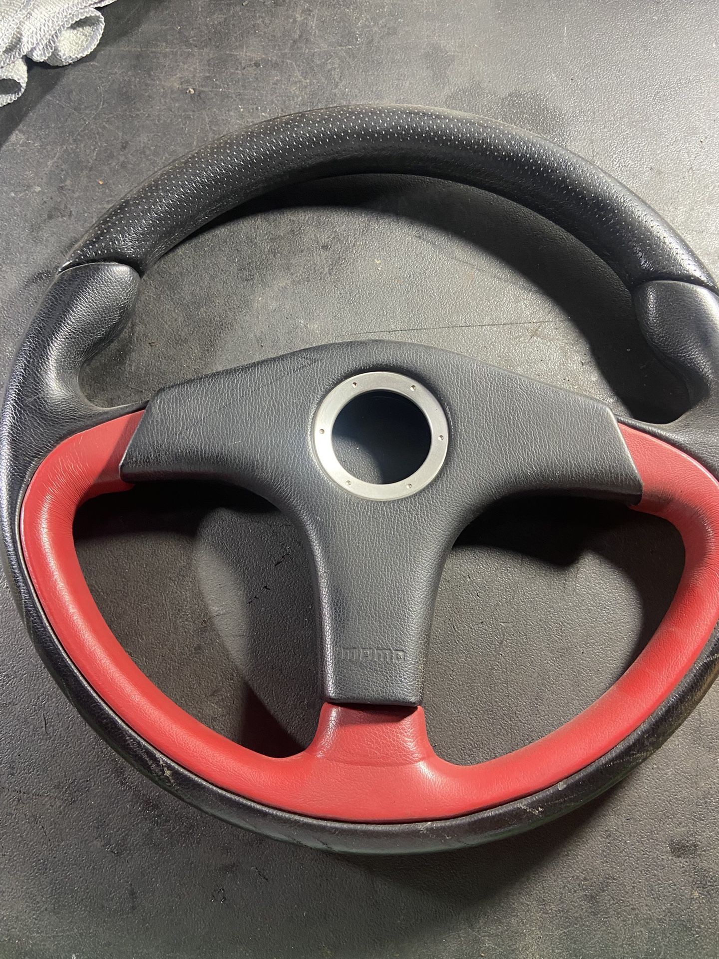 Momo 14 inch steering wheel
