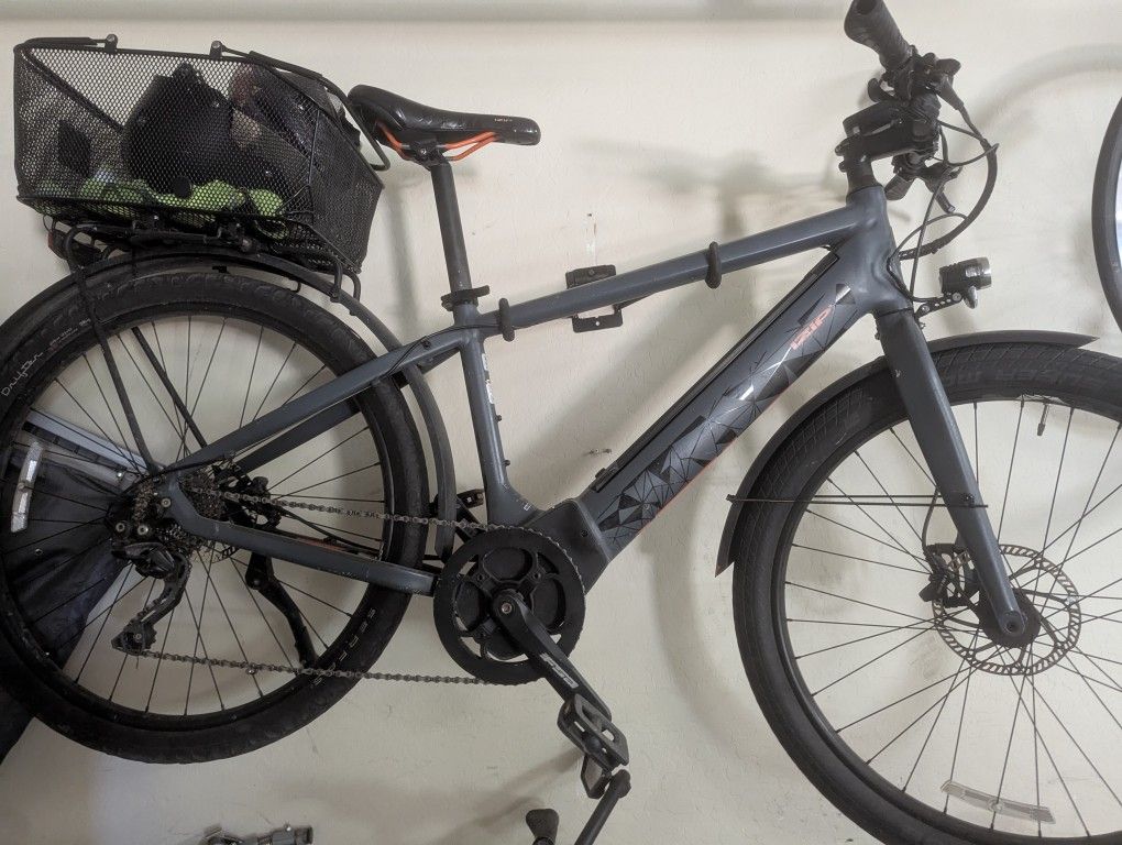 IZIP E3 Moda Electric Bike, Small Frame
