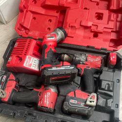 Milwaukee M18 Drill Set With Extra Light 3 Battery’s