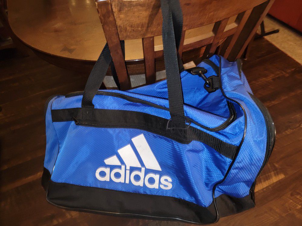 Adidas Duffle Bag Large. Like New Condition. 👍