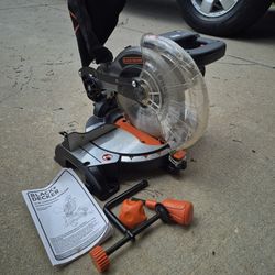 Saw 10" black & decker