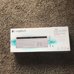 Logitech K750 wireless Solar Keyboard