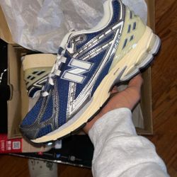 NEW BALANCE 1906R MENS RUNNING SHOES