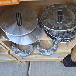 Lincoln Continental/ Town Car Center Caps